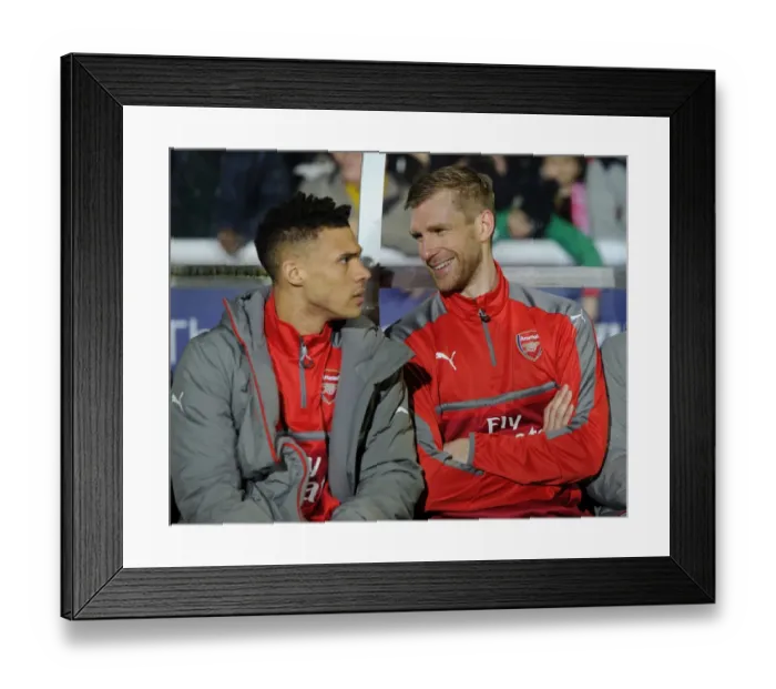 Framed Print : Arsenal's Pre-Match Huddle at Sutton United: The Emirates FA Cup Fifth Round Showdown