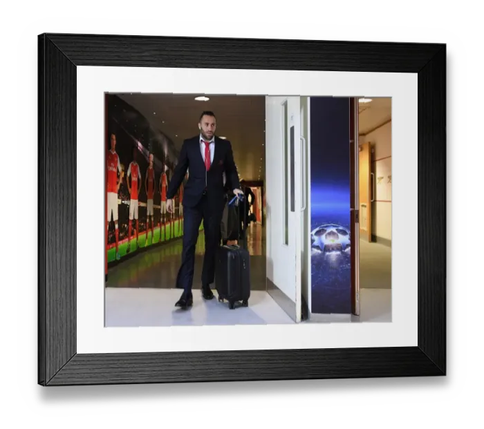 Framed Print : Arsenal FC vs. FC Bayern Munich: Arrival of David Ospina (Champions League 2017) Framed Print : Arsenal FC vs. FC Bayern Munich: Arrival of David Ospina (Champions League 2017)