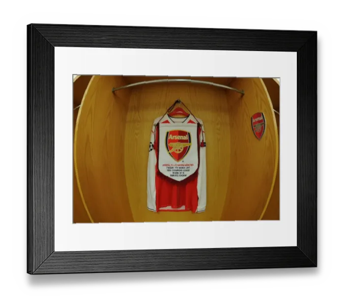 Framed Print : Arsenal FC vs. FC Bayern Munich: Gearing Up for the UEFA Champions League Clash (2016-17)