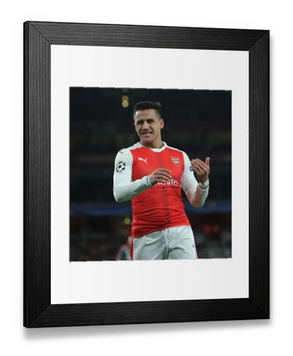 Framed Print : Alexis Sanchez in Action: Arsenal vs. Bayern Munich, UEFA Champions League 2016-17 Framed Print : Alexis Sanchez in Action: Arsenal vs. Bayern Munich, UEFA Champions League 2016-17