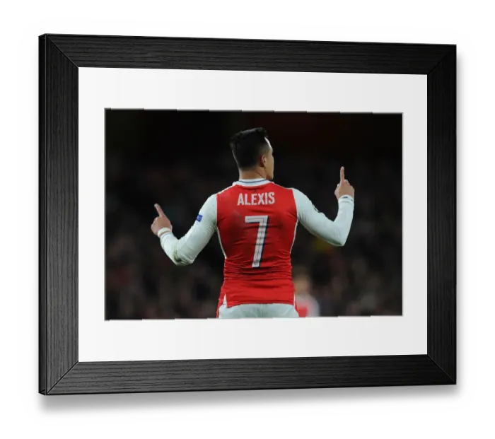 Framed Print : Alexis Sanchez in Action: Arsenal vs. Bayern Munich, 2016-17 UEFA Champions League