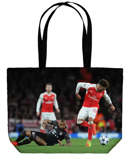 Alex Oxlade-Chamberlain (Arsenal) Arturo Vidal (Bayern). Arsenal 1: 5 Bayern Munich