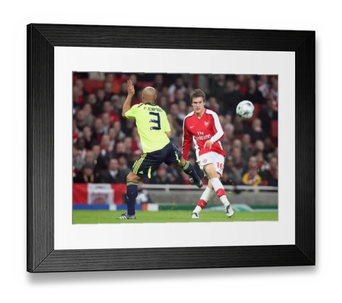 Framed Print : Aaron Ramsey (Arsenal) Roberto Carlos (Fenerbahce) Framed Print : Aaron Ramsey (Arsenal) Roberto Carlos (Fenerbahce)