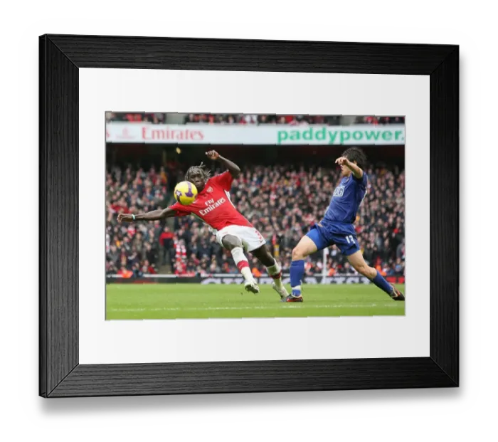 Framed Print : Bacary Sagna (Arsenal) Ji-Sung Park (Manchester United) Framed Print : Bacary Sagna (Arsenal) Ji-Sung Park (Manchester United)