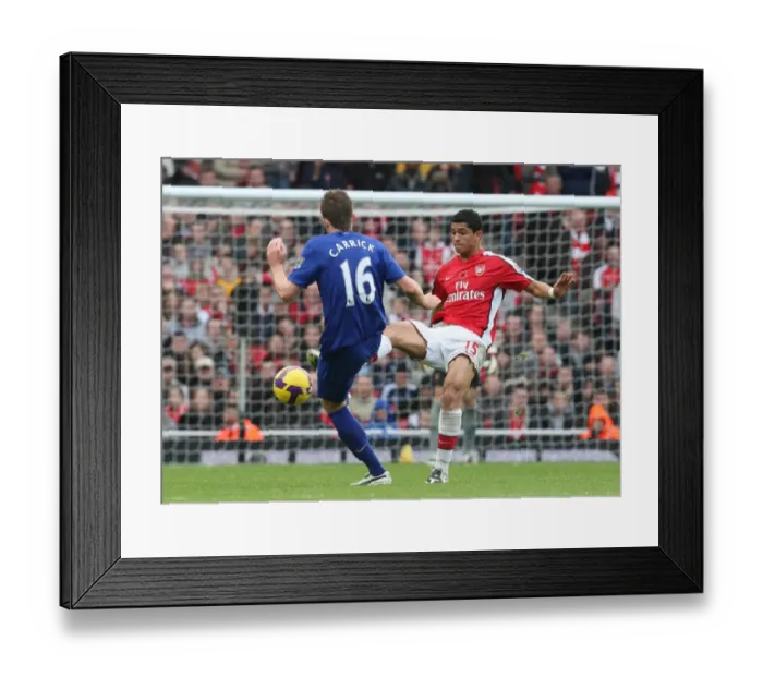 Framed Print : Denilson (Arsenal) Michael Carrick (Man Utd)