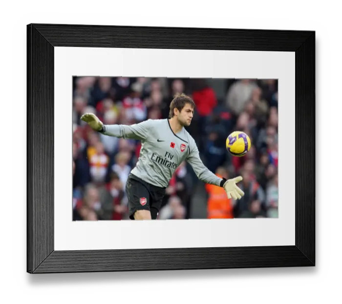 Framed Print : Arsenal's Unforgettable Victory: Lukasz Fabianski's Heroic Performance Against Manchester United (8 / 11 / 08)