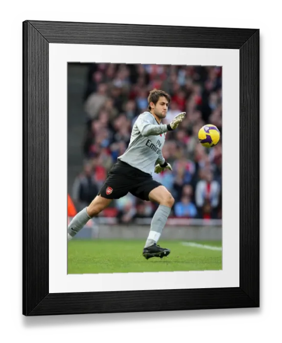 Framed Print : Heroic Lukasz Fabianski: Arsenal's 2:1 Victory Over Manchester United (08 / 11 / 08) Framed Print : Heroic Lukasz Fabianski: Arsenal's 2:1 Victory Over Manchester United (08 / 11 / 08)