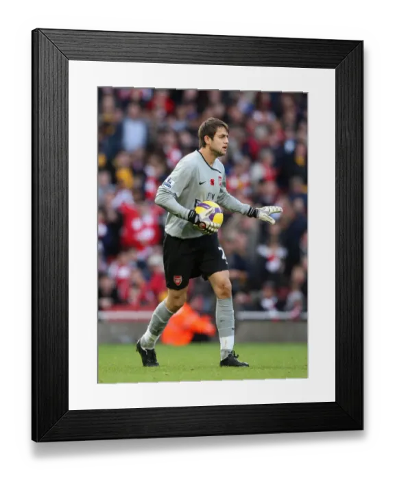 Framed Print : Heroic Lukasz Fabianski: Arsenal's 2-1 Victory over Manchester United (08 / 11 / 08)