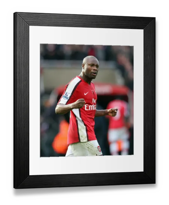 Framed Print : William Gallas (Arsenal) celebrates at the final whistle Framed Print : William Gallas (Arsenal) celebrates at the final whistle