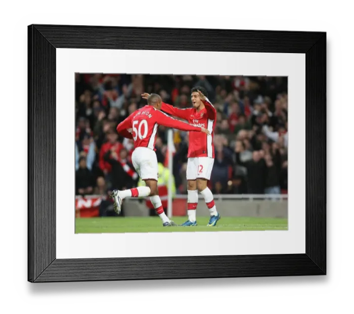 Framed Print : Jay Simpson celebrates scoring the 2nd Arsenal goal with Carlos Vela