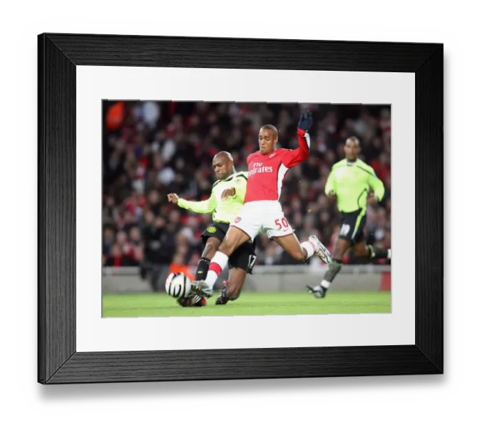 Framed Print : Jay Simpson (Arsenal) Emmerson Boyce (Wigan)