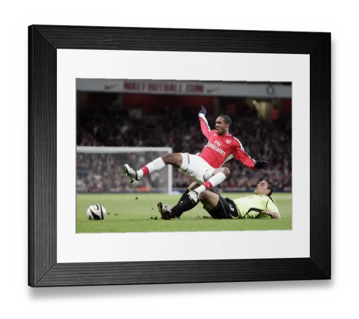 Framed Print : Gavin Hoyte (Arsenal) Amr Zaki (Wigan) Framed Print : Gavin Hoyte (Arsenal) Amr Zaki (Wigan)