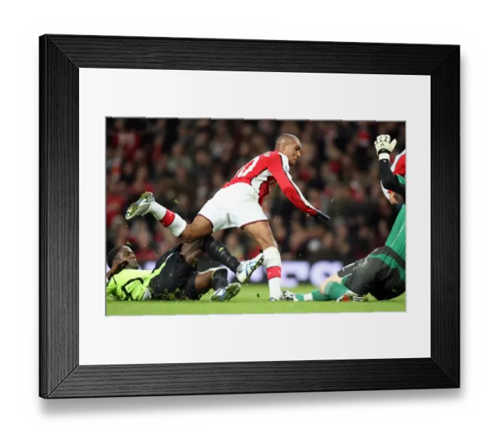 Framed Print : Jay Simpson scores his and Arsenals 1st goal under
