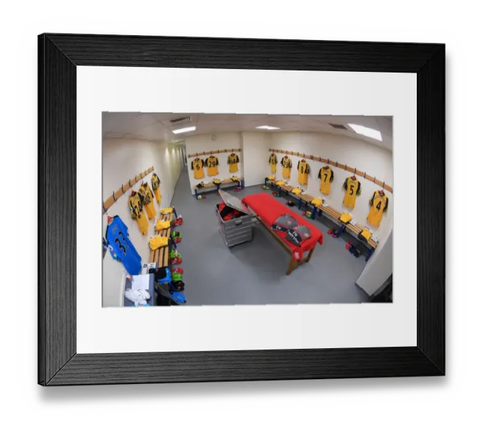 Framed Print : Arsenal's Unity: A Glance into the Changing Room Before the West Bromwich Albion Match (Premier League 2016-17)