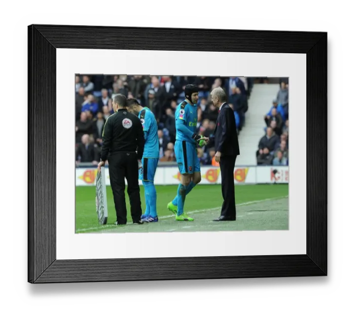 Framed Print : Arsenal: Wenger and Cech Part Ways on the Field - West Bromwich Albion vs Arsenal (2016-17)