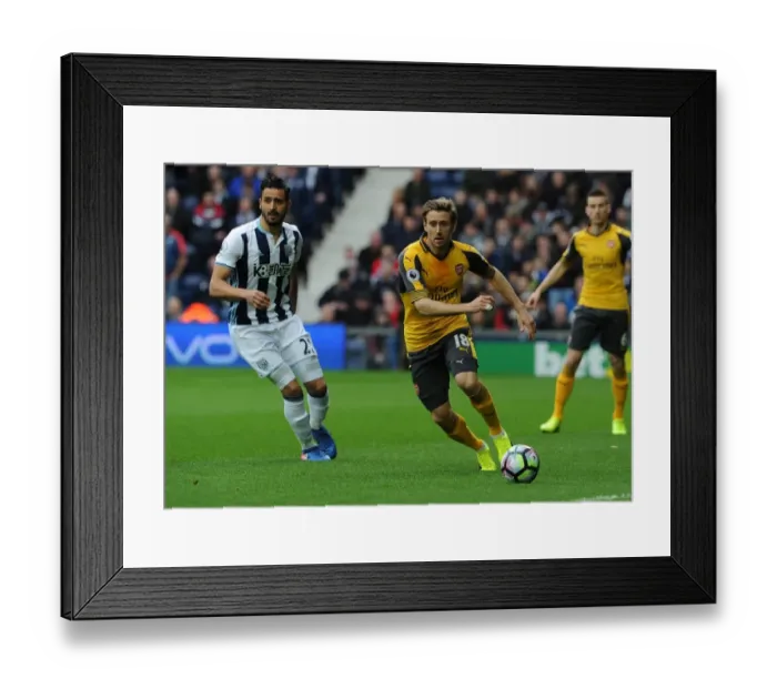 Framed Print : Nacho Monreal (Arsenal). West Bromwich Albion 3: 1 Arsenal. Premier League. The Hawthorns