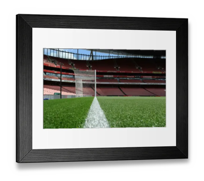 Framed Print : Emirates Battle: Arsenal vs Manchester City, Premier League 2016-17 Framed Print : Emirates Battle: Arsenal vs Manchester City, Premier League 2016-17