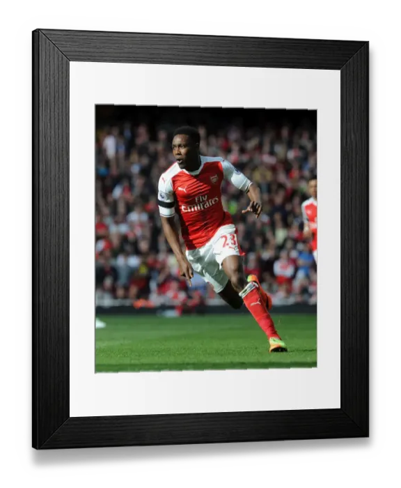 Framed Print : Danny Welbeck in Action: Arsenal vs Manchester City, Premier League 2016-17