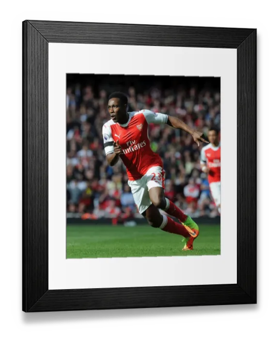 Framed Print : Danny Welbeck in Action: Arsenal vs Manchester City, Premier League 2016-17 Framed Print : Danny Welbeck in Action: Arsenal vs Manchester City, Premier League 2016-17