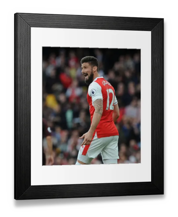Framed Print : Olivier Giroud in Action: Arsenal vs Manchester City, Premier League 2016-17
