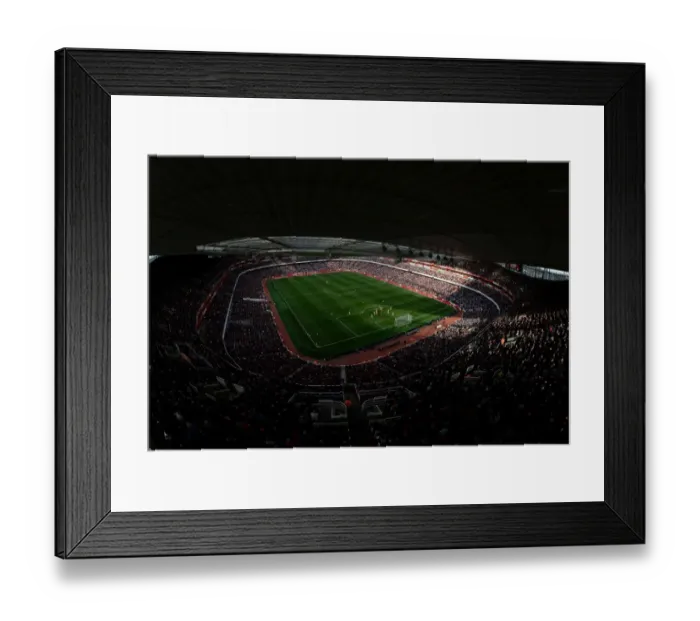 Framed Print : Emirates Battle: Arsenal vs Manchester City, Premier League 2016-17