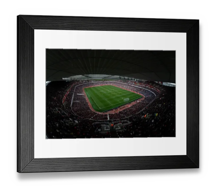 Framed Print : Arsenal vs Manchester City: Emirates Battle, Premier League 2016-17 Framed Print : Arsenal vs Manchester City: Emirates Battle, Premier League 2016-17