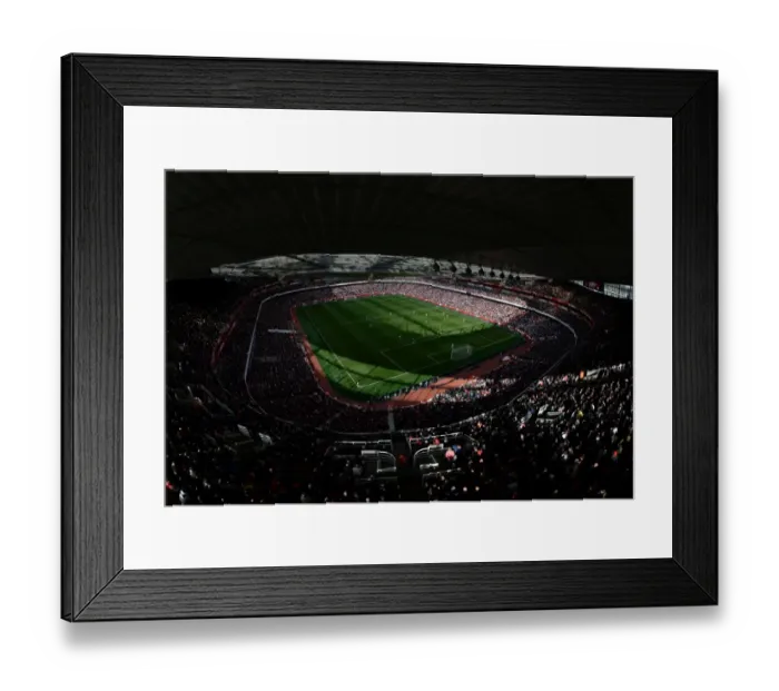 Framed Print : Arsenal vs Manchester City: Emirates Battle, Premier League 2016-17 Framed Print : Arsenal vs Manchester City: Emirates Battle, Premier League 2016-17