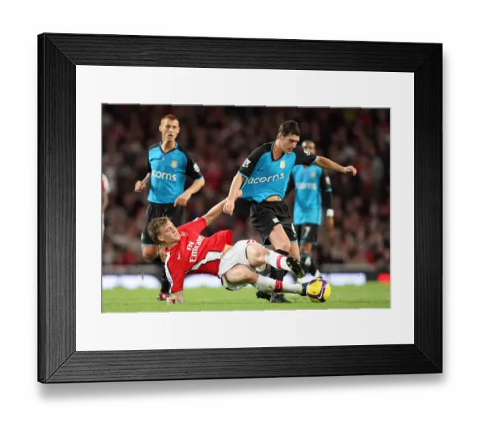 Framed Print : Nicklas Bendtner (Arsenal) Gareth Barry (Villa) Framed Print : Nicklas Bendtner (Arsenal) Gareth Barry (Villa)