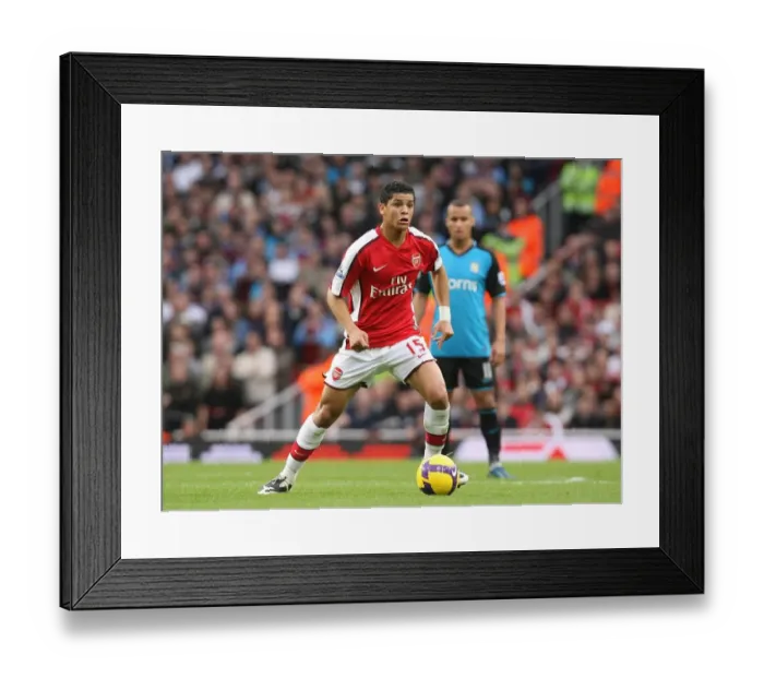 Framed Print : Denilson's Struggle: Arsenal's 0-2 Defeat to Aston Villa, November 2008