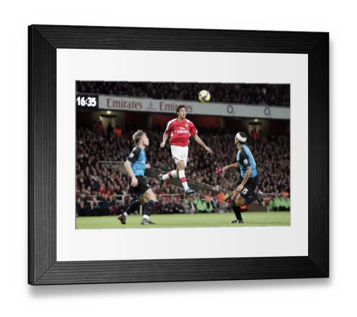 Framed Print : Carlos Vela (Arsenal) Martin Laursen and Curtis Davies (Villa)