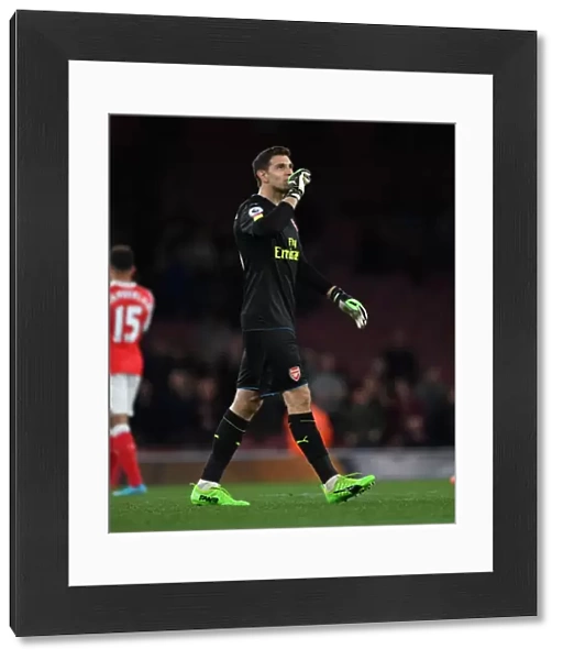 Arsenal's Unyielding Guardian: Emiliano Martinez in Action (2016-17 Arsenal vs West Ham United)