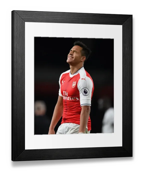 Framed Print : Alexis Sanchez: Arsenal's Premier League Star in Action Against West Ham United (2016-17) Framed Print : Alexis Sanchez: Arsenal's Premier League Star in Action Against West Ham United (2016-17)