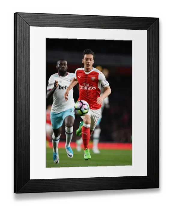 Framed Print : Mesut Ozil in Action: Arsenal vs. West Ham United, Premier League 2016-17 Framed Print : Mesut Ozil in Action: Arsenal vs. West Ham United, Premier League 2016-17