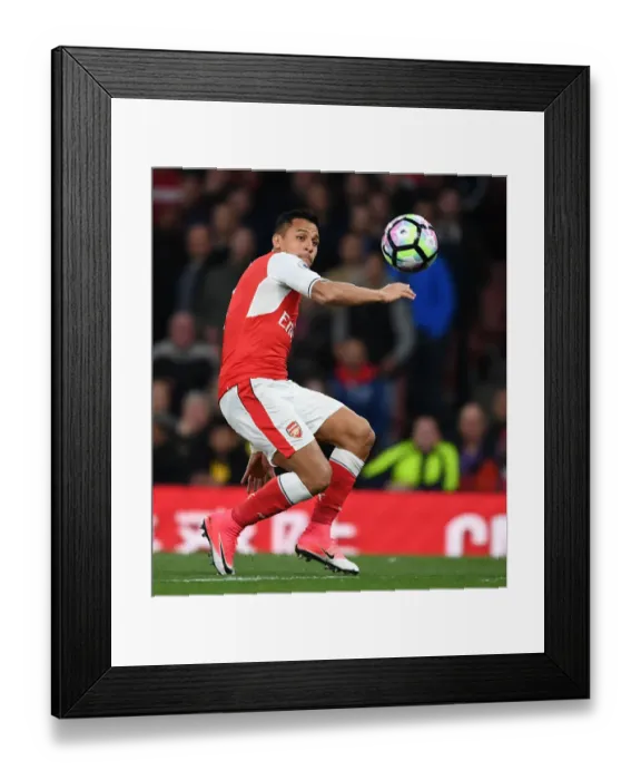 Framed Print : Alexis Sanchez in Action: Arsenal vs. West Ham United, Premier League 2016-17