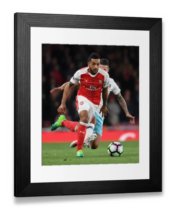 Framed Print : Theo Walcott Outmaneuvers Manuel Lanzini: A Tactical Battle at the Emirates Framed Print : Theo Walcott Outmaneuvers Manuel Lanzini: A Tactical Battle at the Emirates