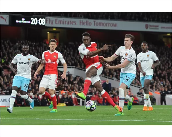 Danny Welbeck (Arsenal) Sam Byram (West Ham). Arsenal 3: 0 West Ham United. Premier League