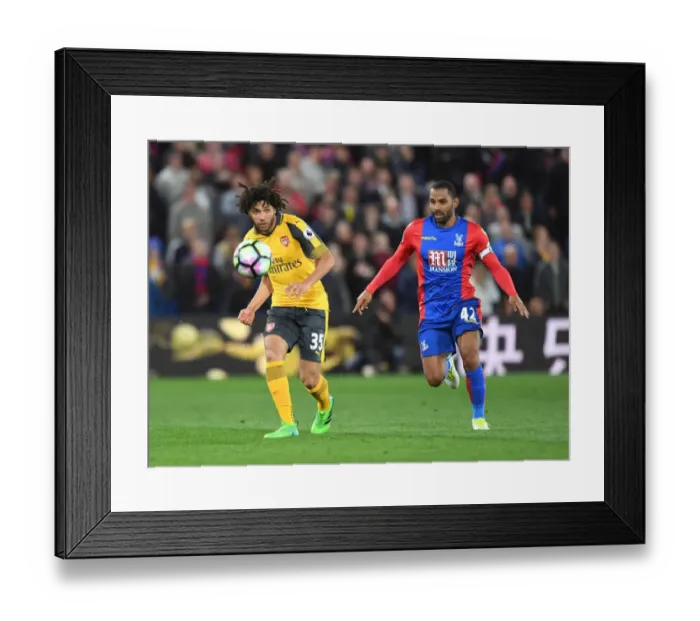 Framed Print : Mohamed Elneny Outmaneuvers Jason Puncheon: Crystal Palace vs Arsenal, Premier League 2016-17 Framed Print : Mohamed Elneny Outmaneuvers Jason Puncheon: Crystal Palace vs Arsenal, Premier League 2016-17