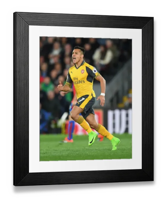 Framed Print : Alexis Sanchez in Action: Arsenal's Premier League Battle at Crystal Palace (2016-17)