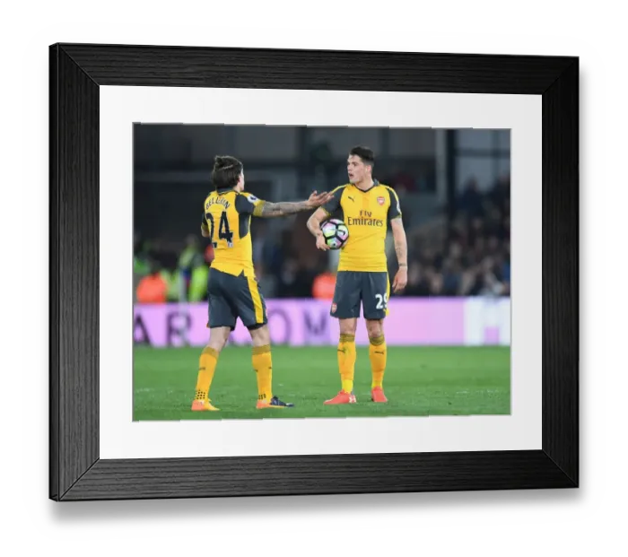 Framed Print : Hector Bellerin and Granit Xhaka: A Focus on Arsenal's Midfield Dynamics (Crystal Palace v Arsenal, 2016-17)