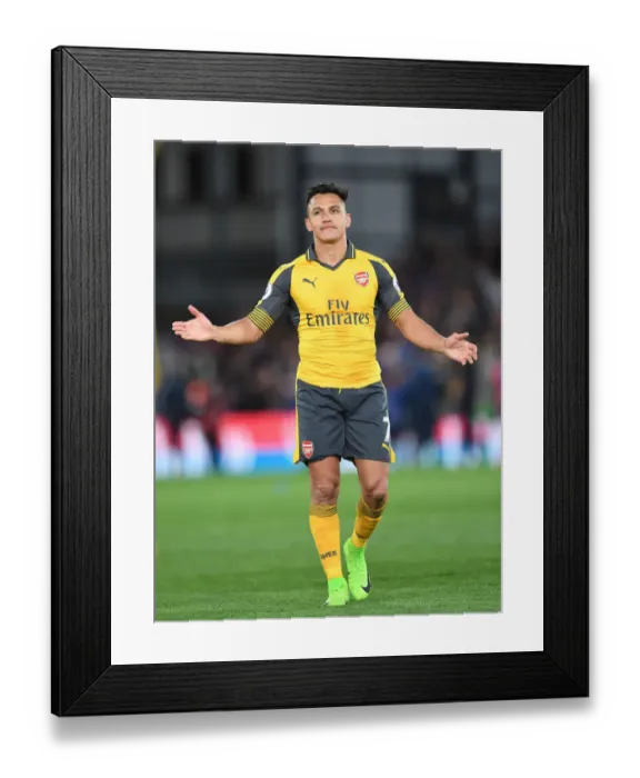 Framed Print : Alexis Sanchez: Unyielding Determination after Crystal Palace vs. Arsenal, 2016-17