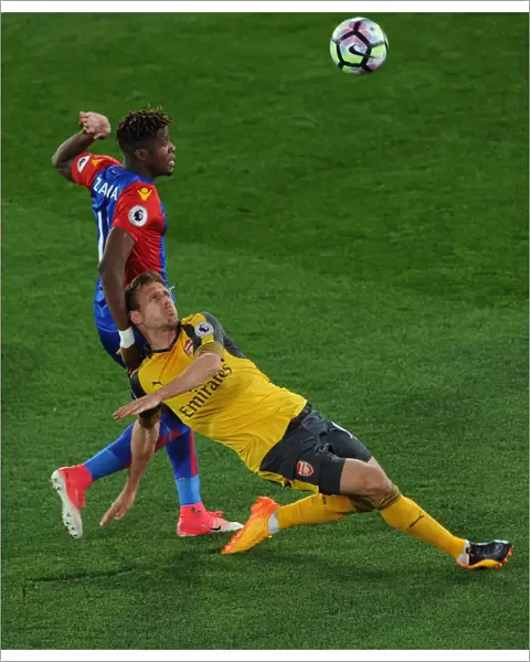 Nacho Monreal (Arsenal) Wilfred Zaha (Palace). Crystal Palace 3: 0 Arsenal. Premier League