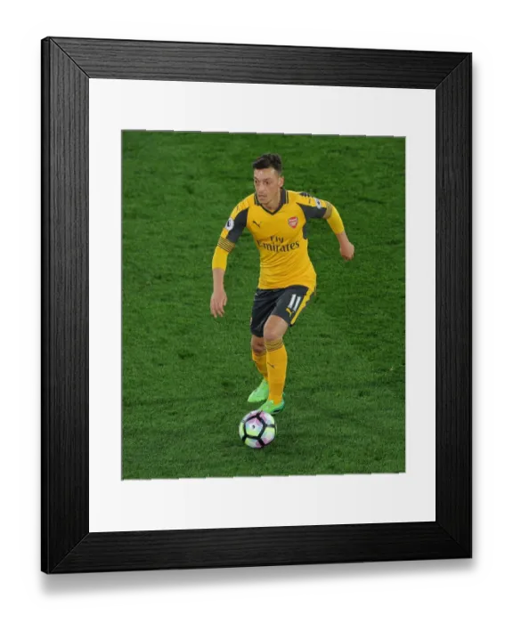 Framed Print : Mesut Ozil in Action: Crystal Palace vs. Arsenal, Premier League 2016-17