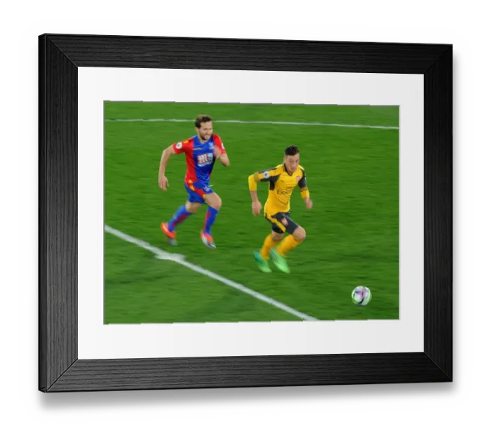 Framed Print : Mesut Ozil vs Yohan Cabaye: Battle in the Premier League - Crystal Palace vs Arsenal (2016-17) Framed Print : Mesut Ozil vs Yohan Cabaye: Battle in the Premier League - Crystal Palace vs Arsenal (2016-17)