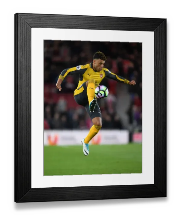 Framed Print : Alex Oxlade-Chamberlain in Action: Arsenal vs Middlesbrough, Premier League 2016-17