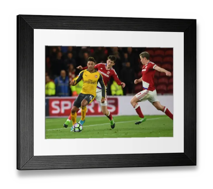 Framed Print : Clash at Riverside: Oxlade-Chamberlain Faces Off Against De Roon and Leadbitter Framed Print : Clash at Riverside: Oxlade-Chamberlain Faces Off Against De Roon and Leadbitter
