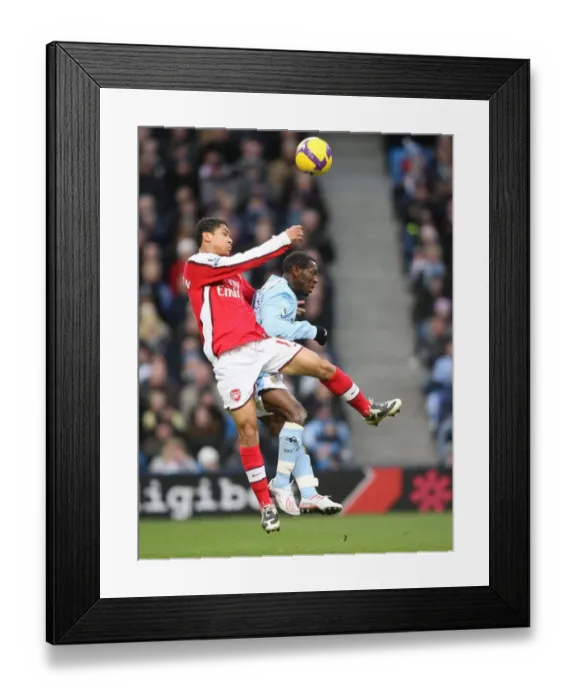 Framed Print : Denilson (Arsenal) Shaun Wright-Phillips (Man City)