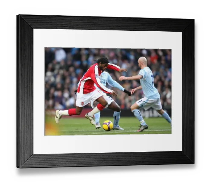 Framed Print : Alex Song (Arsenal) Stephen Ireland (Man City) Framed Print : Alex Song (Arsenal) Stephen Ireland (Man City)