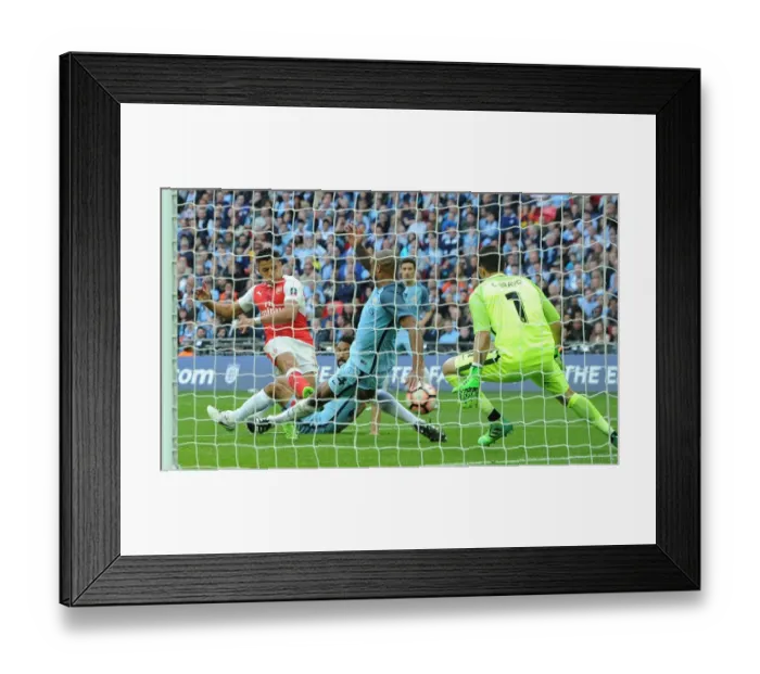 Framed Print : Alexis Sanchez Scores Dramatic Goal: Arsenal vs Manchester City - FA Cup Semi-Final