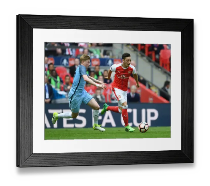 Framed Print : Mesut Ozil vs. Kevin De Bruyne: A FA Cup Semi-Final Battle