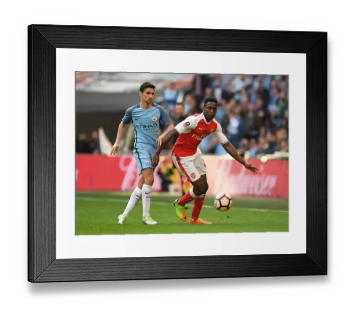 Framed Print : Danny Welbeck vs Jesus Navas: Battle at the Emirates FA Cup Semi-Final